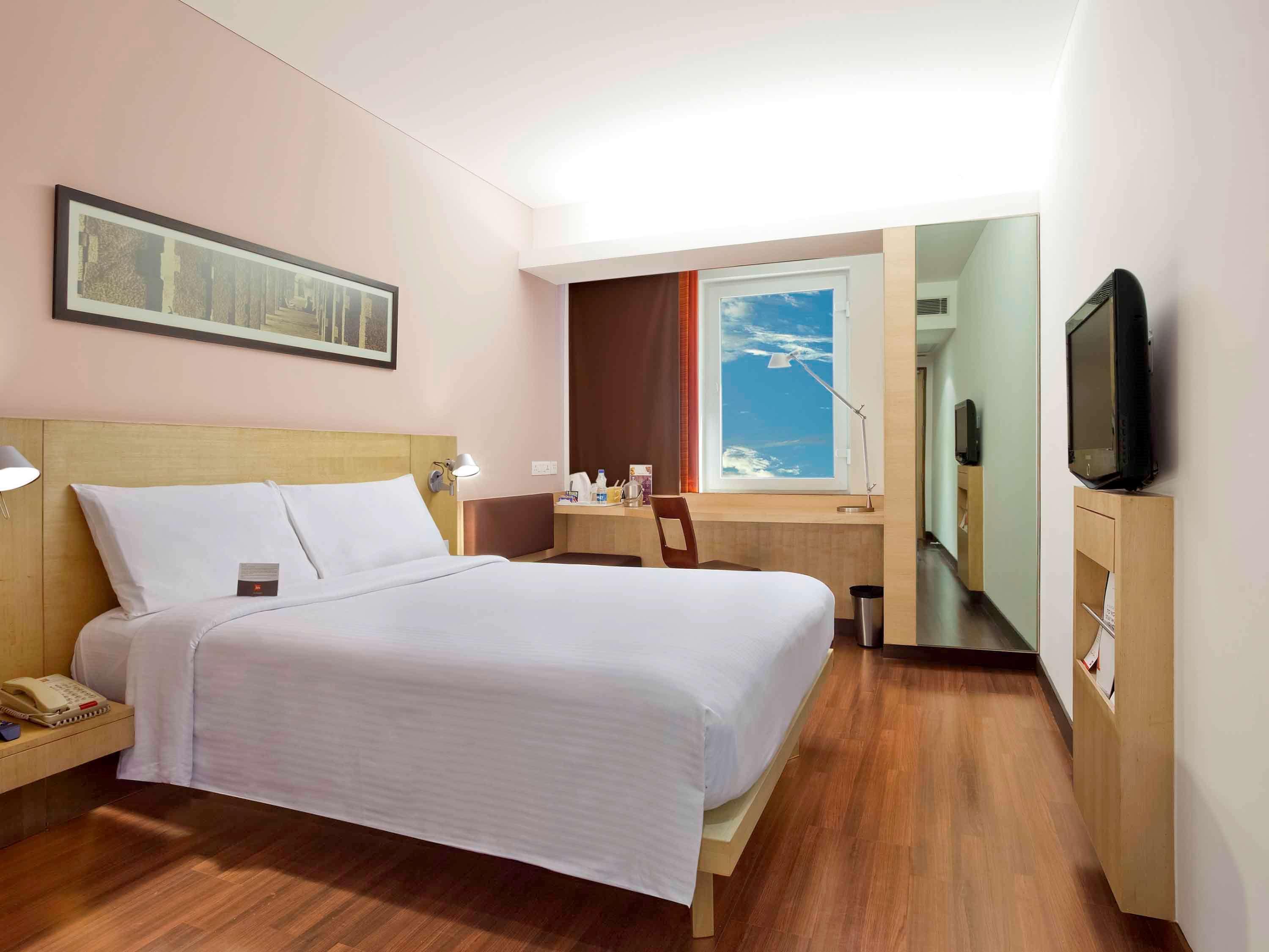 Ibis Gurgaon Golf Course Road - An Accor Brand Exterior foto